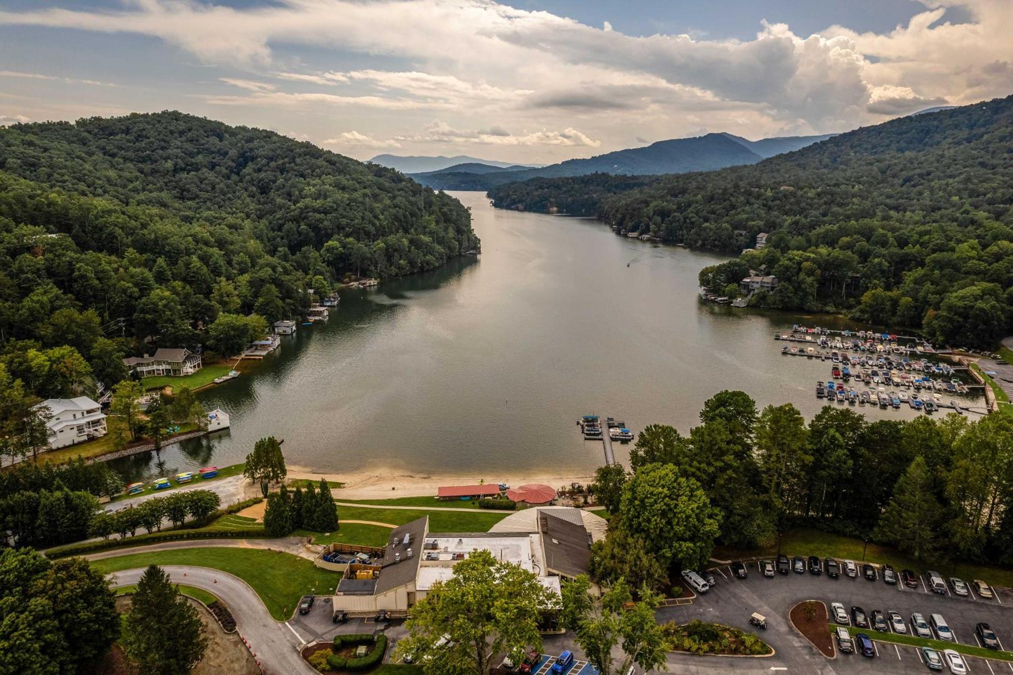 Rumbling Bald Resort Home Deck And Lake Access Lake Lure Exterior photo